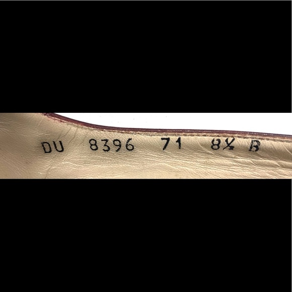 Vintage Ferragamo slingback Heels - Picture 5 of 6